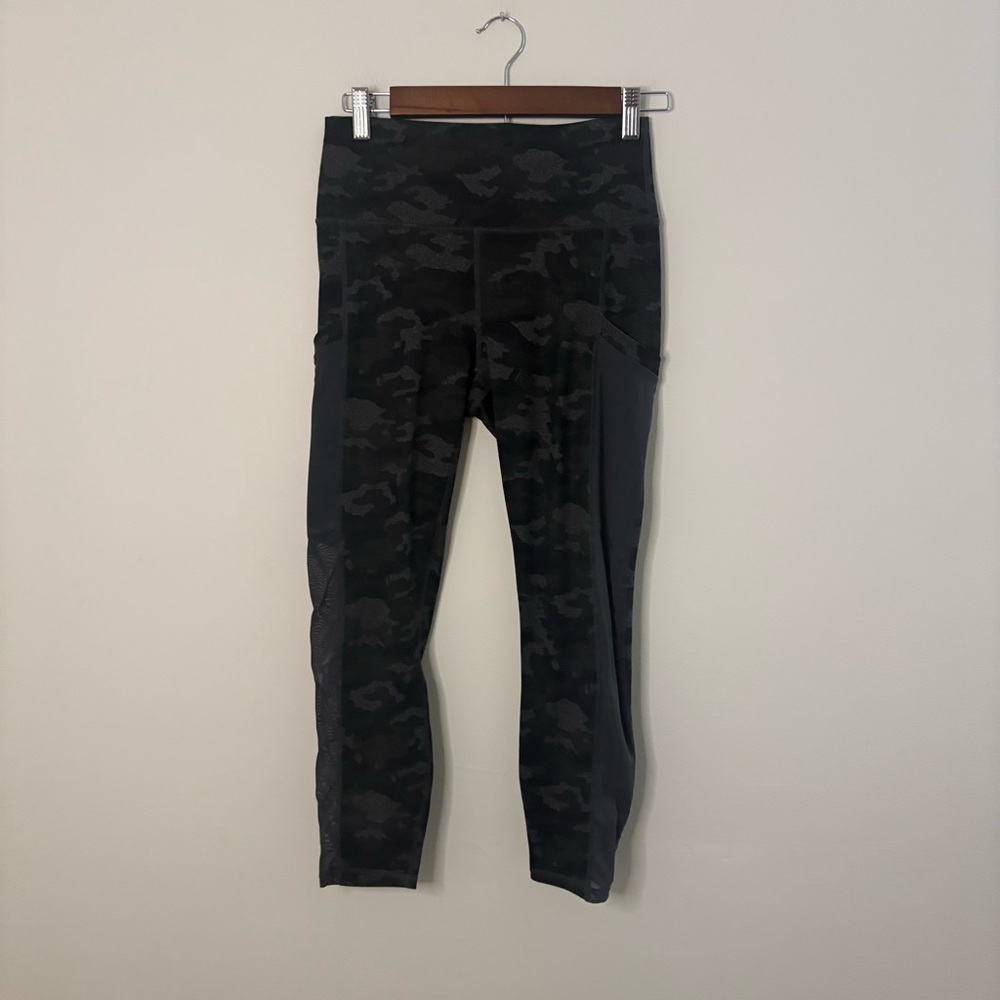 Powerhold by Fabletics Women’s Camoflauge workout leggings 24”